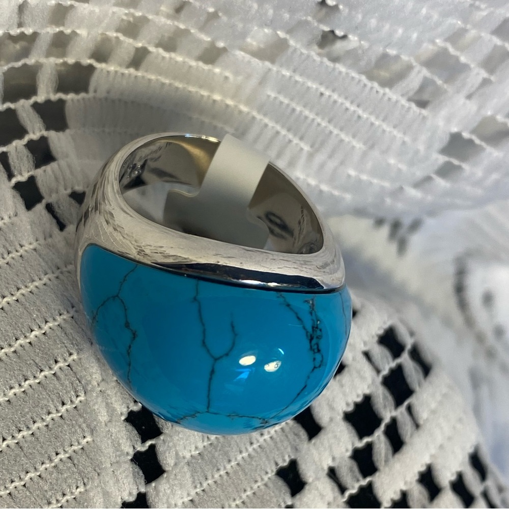 NWT TURQUOISE COLOR LARGE STONE SET IN SILVER COLOR METAL SIZE 9